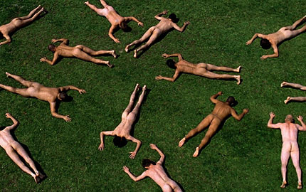 Marina Abramovic – Matthew Barney – Marco Brambilla – Larry Clark – Gaspar Noé – Richard Prince – Sam Taylor Wood: Destricted / 18 éven felülieknek