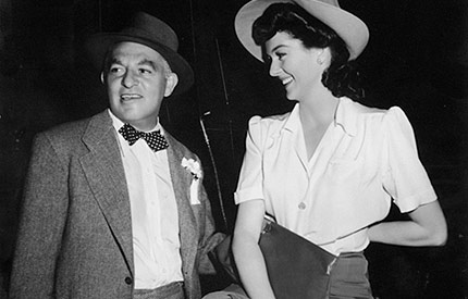 Harry Cohn és Rosalind Russell